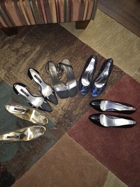 Bundle Of Women's Pumps - Unbranded